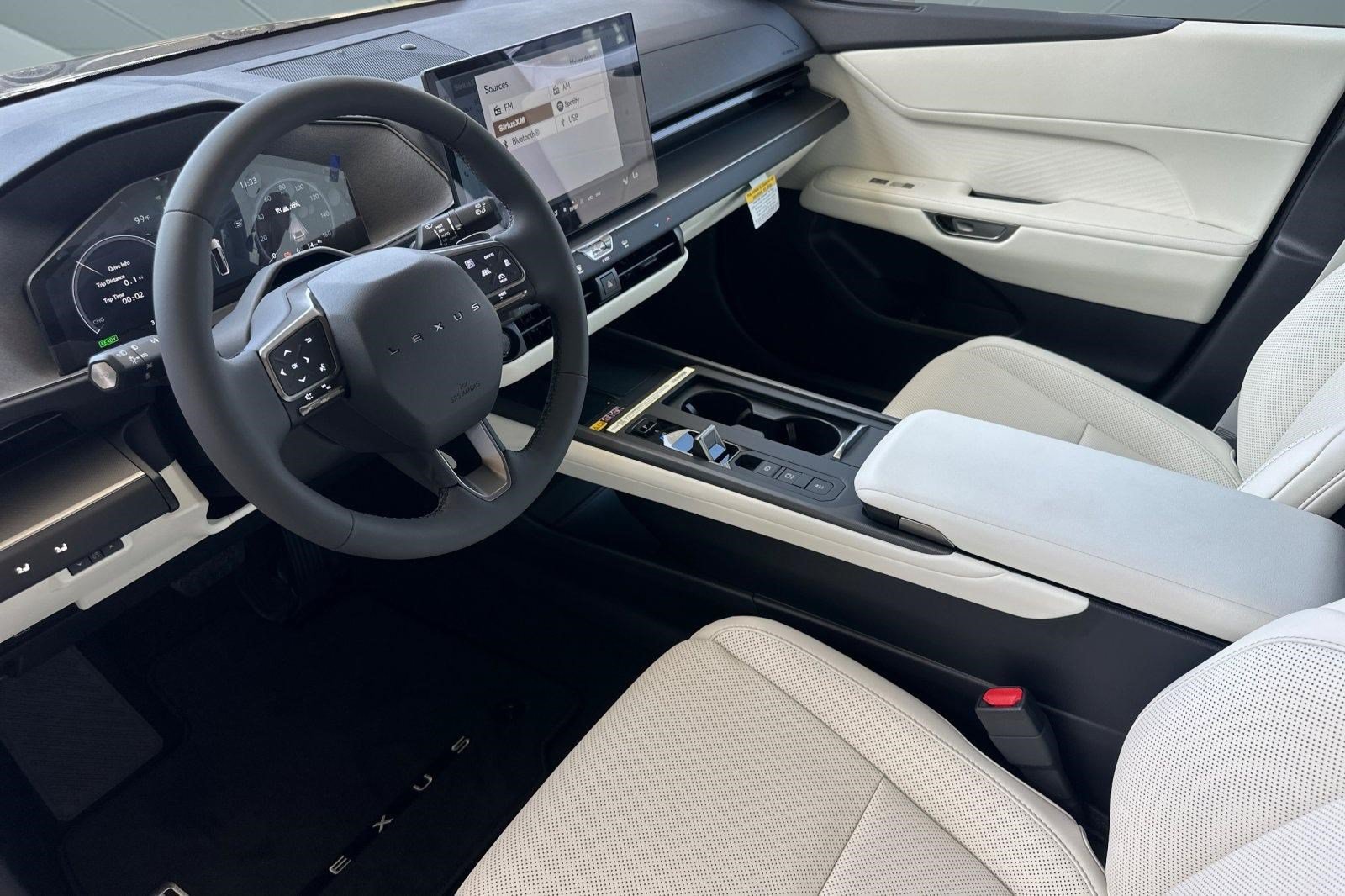 New 2026 Lexus ES 350e w/ Convenience Package FWD image 4