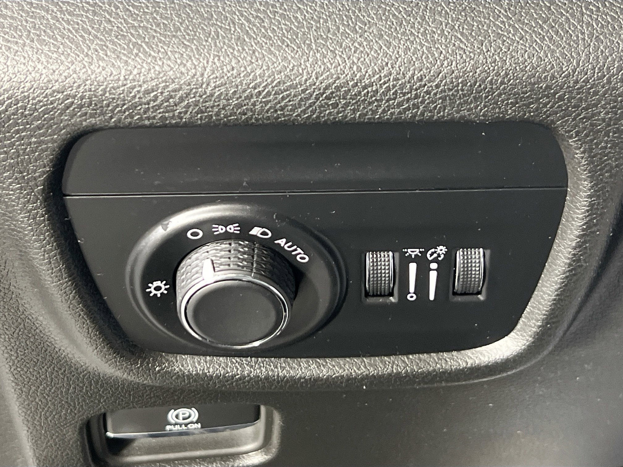 Used 2023 Jeep Grand Cherokee L Laredo AWD/4WD image 10