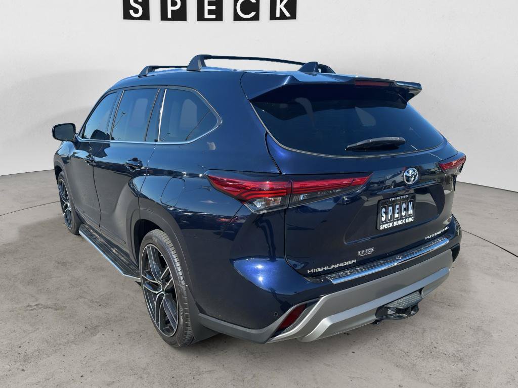 Used 2022 Toyota Highlander Platinum AWD/4WD image 3