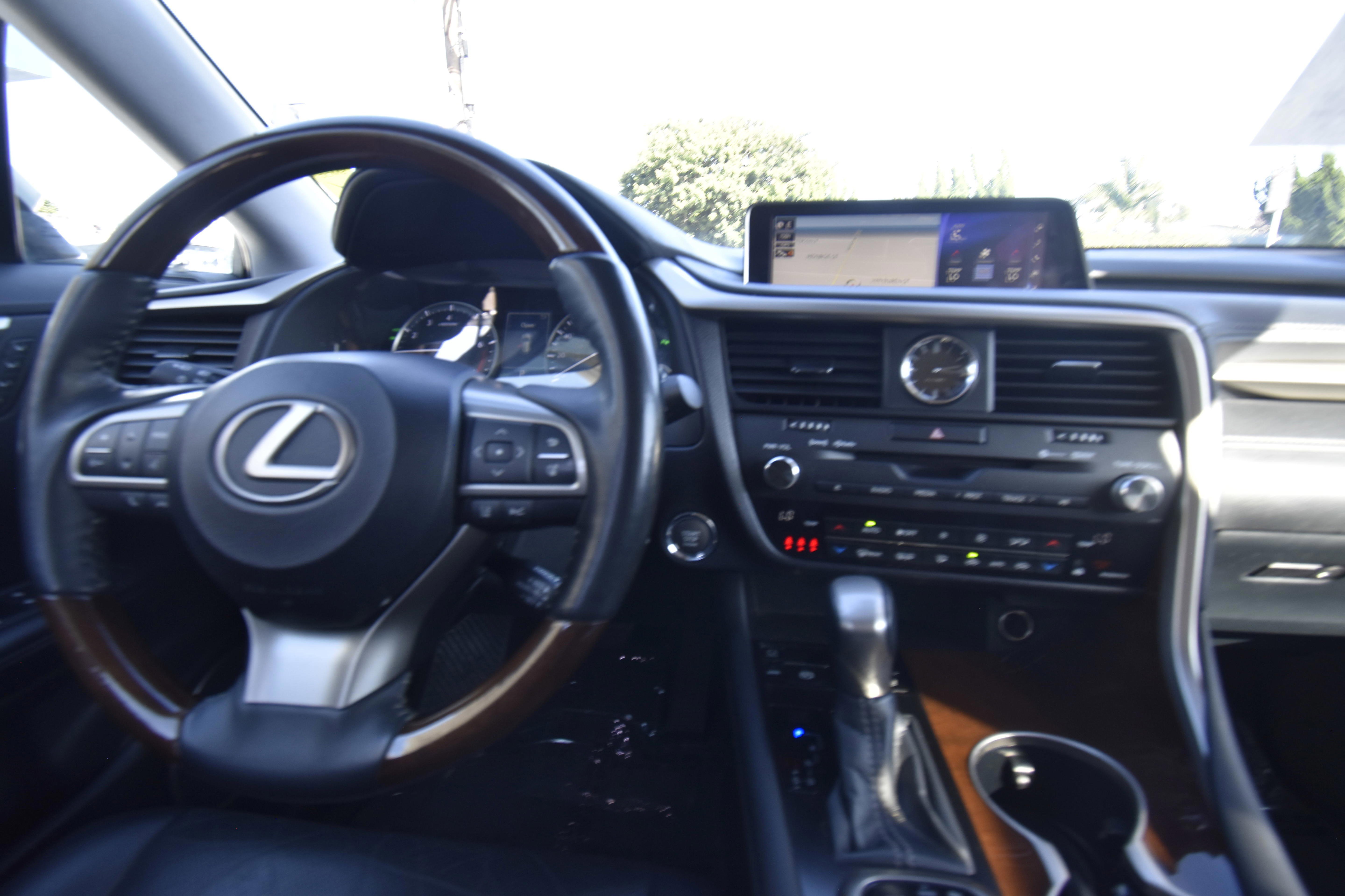Used 2017 Lexus RX 350 FWD image 2