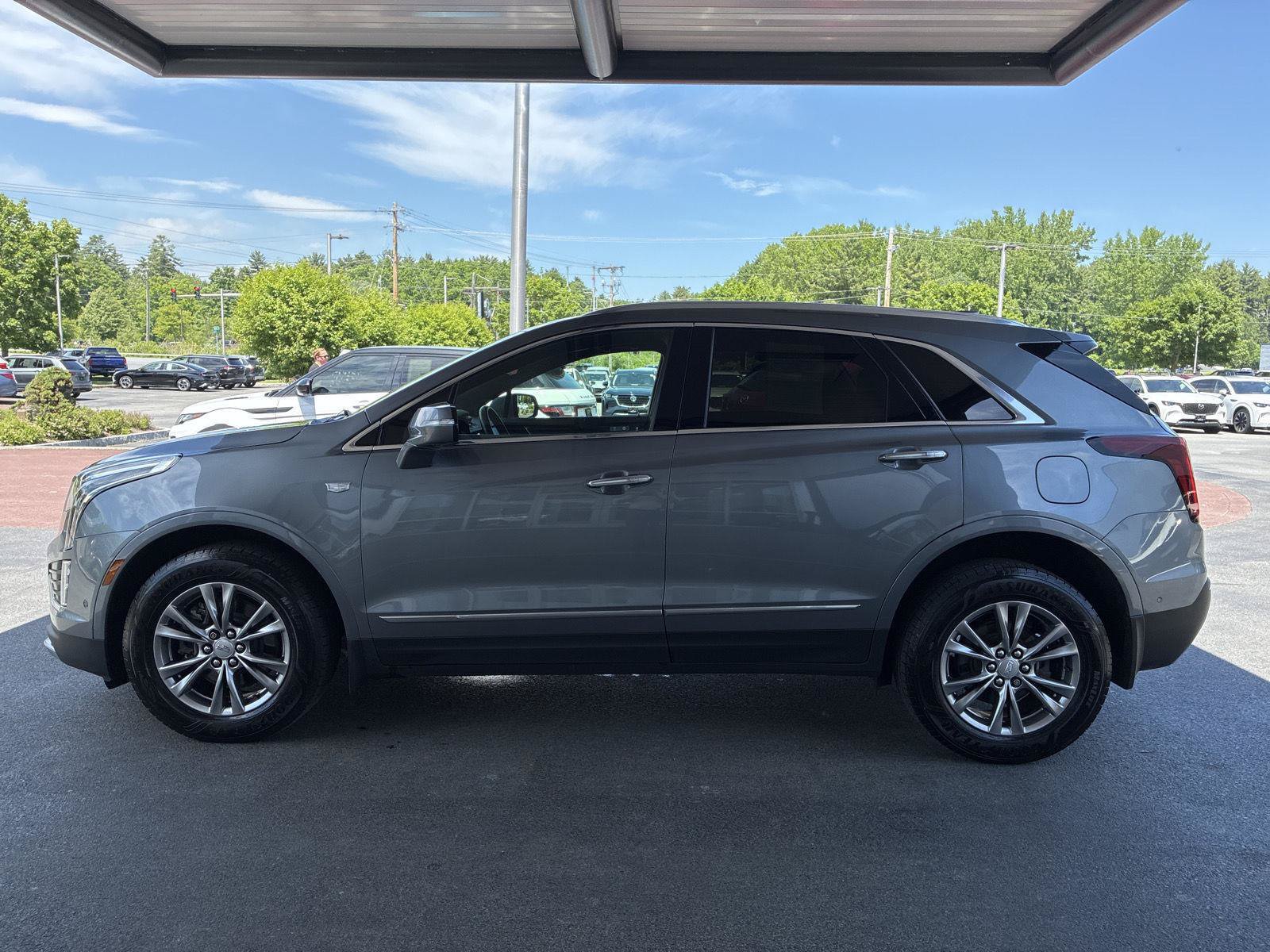 Used 2022 Cadillac XT5 Premium Luxury w/ Technology Package AWD/4WD image 4