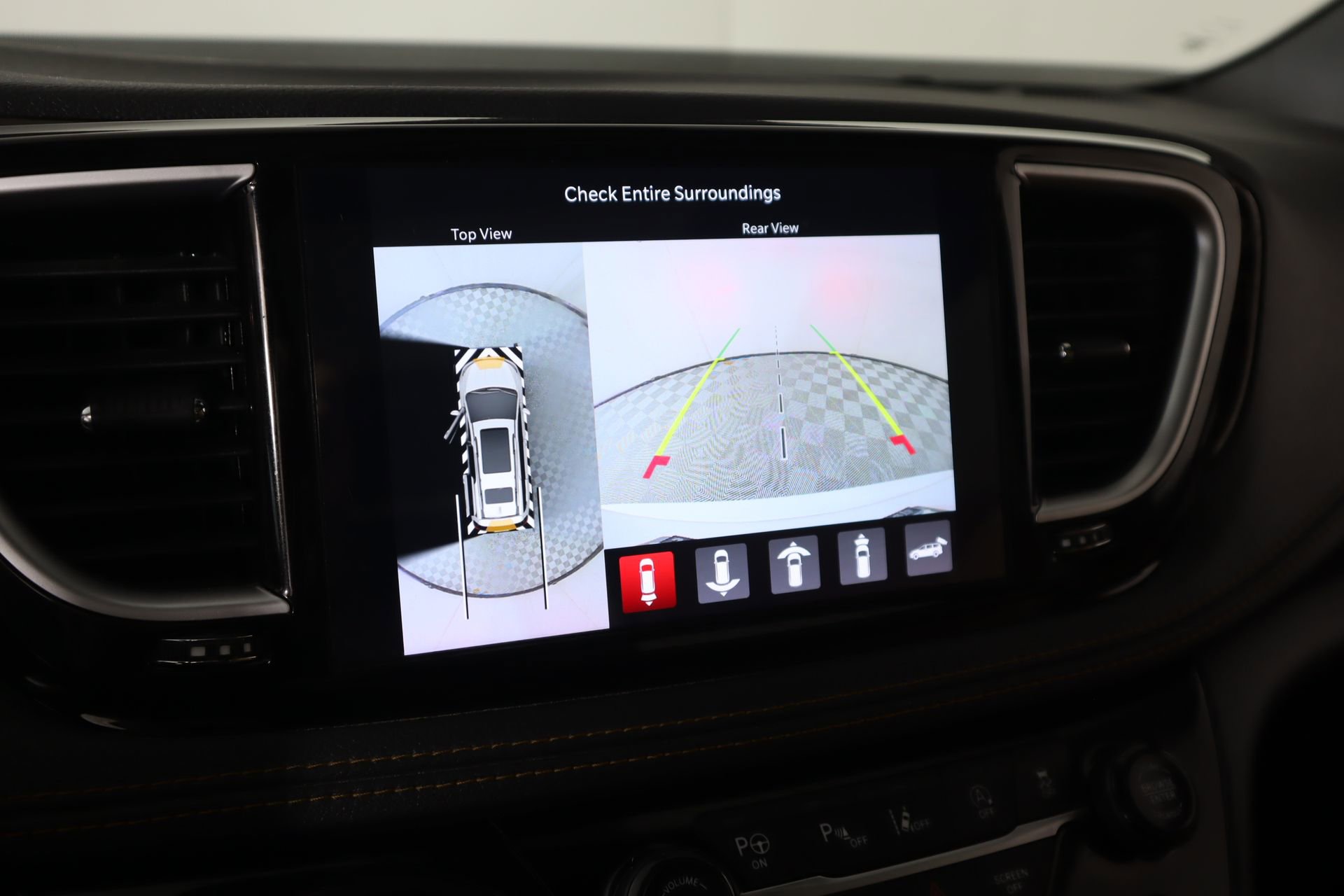 Used 2021 Chrysler Pacifica Pinnacle image 6