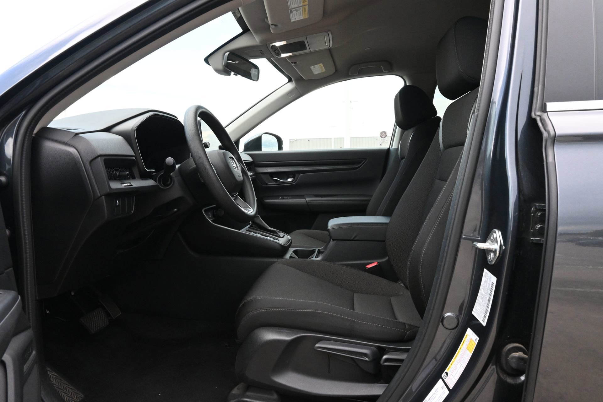 Used 2025 Honda CR-V LX image 17