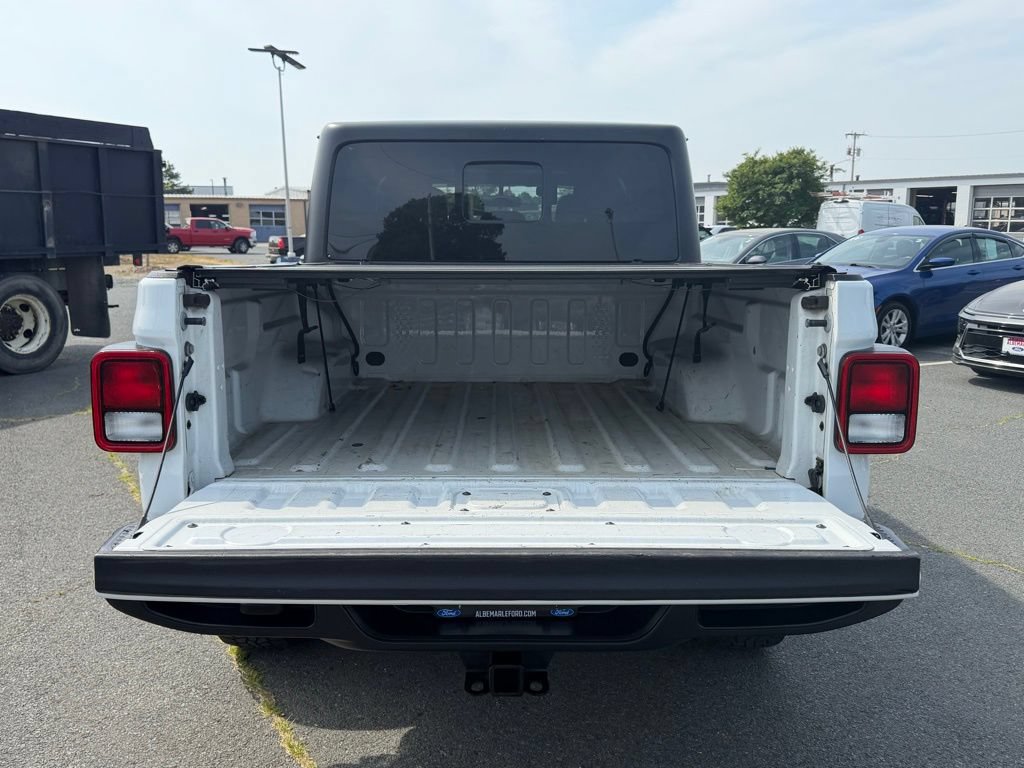 Used 2020 Jeep Gladiator Overland w/ Trailer Tow Package AWD/4WD image 5