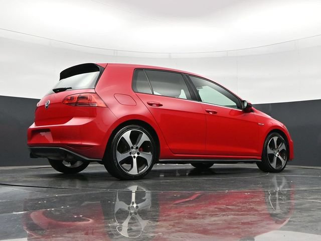 Used 2016 Volkswagen Golf 4-Door FWD image 40