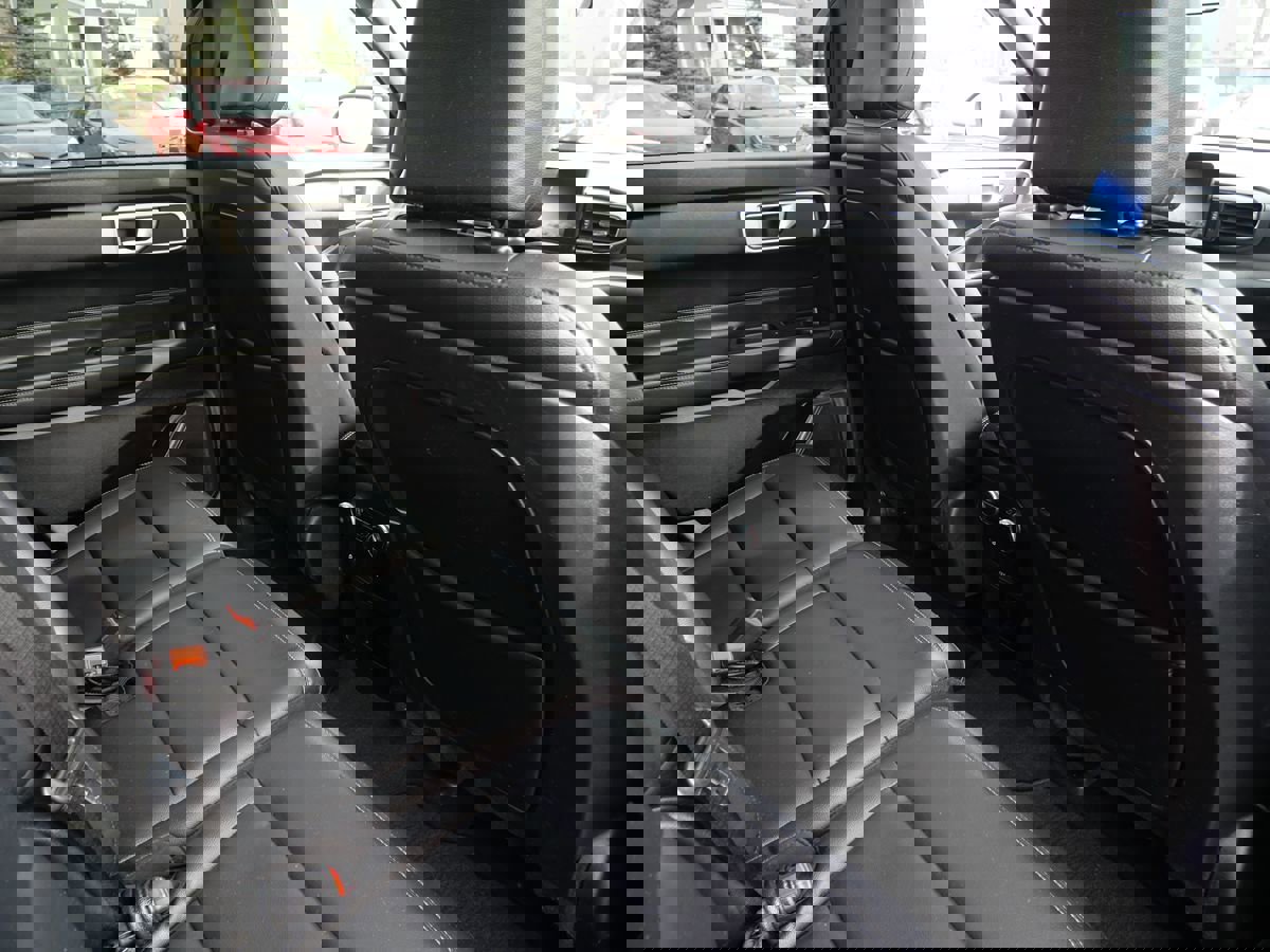 Used 2020 Ford Explorer XLT w/ Equipment Group 202A image 28