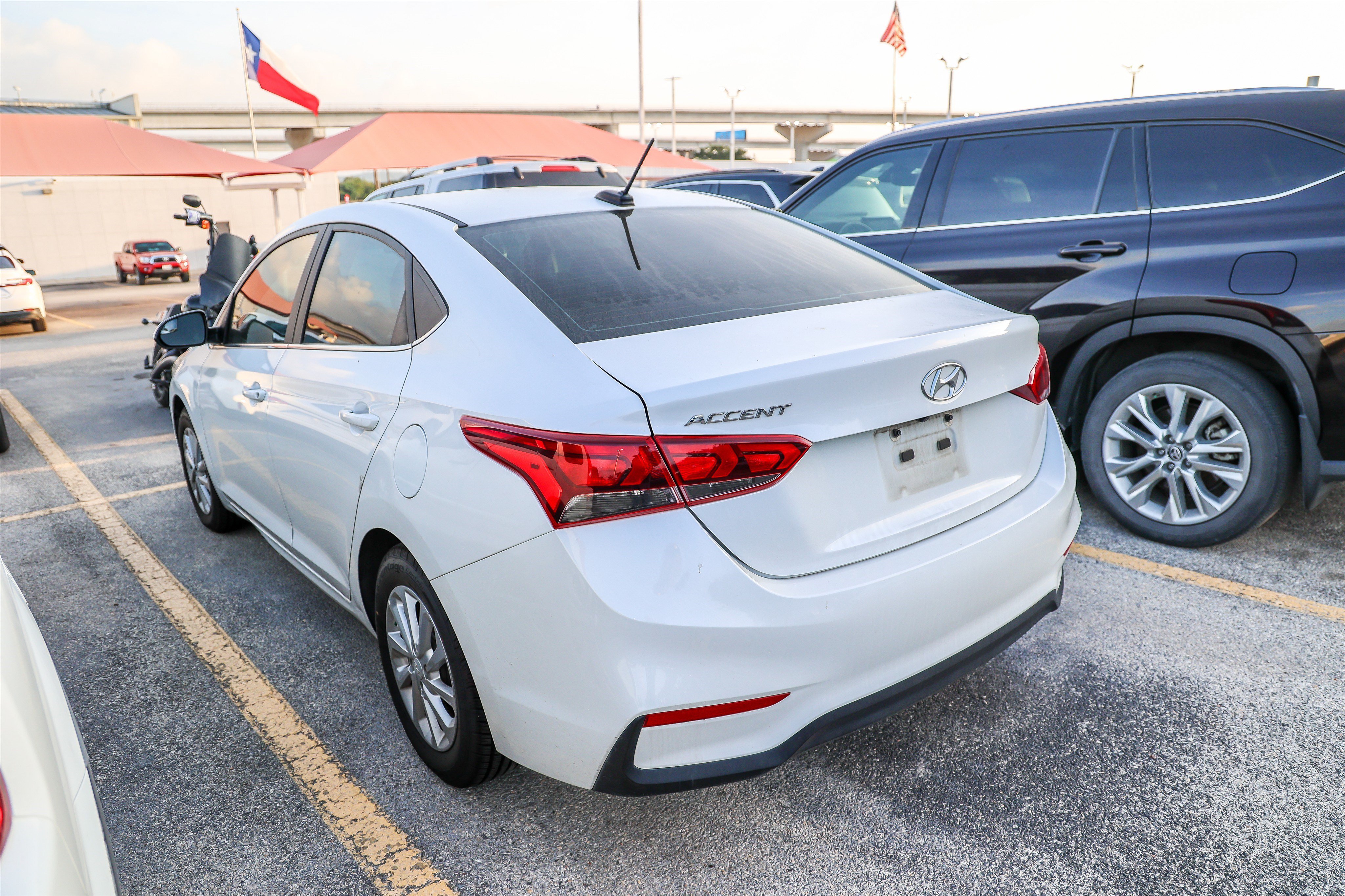 Used 2022 Hyundai Accent SEL FWD image 10