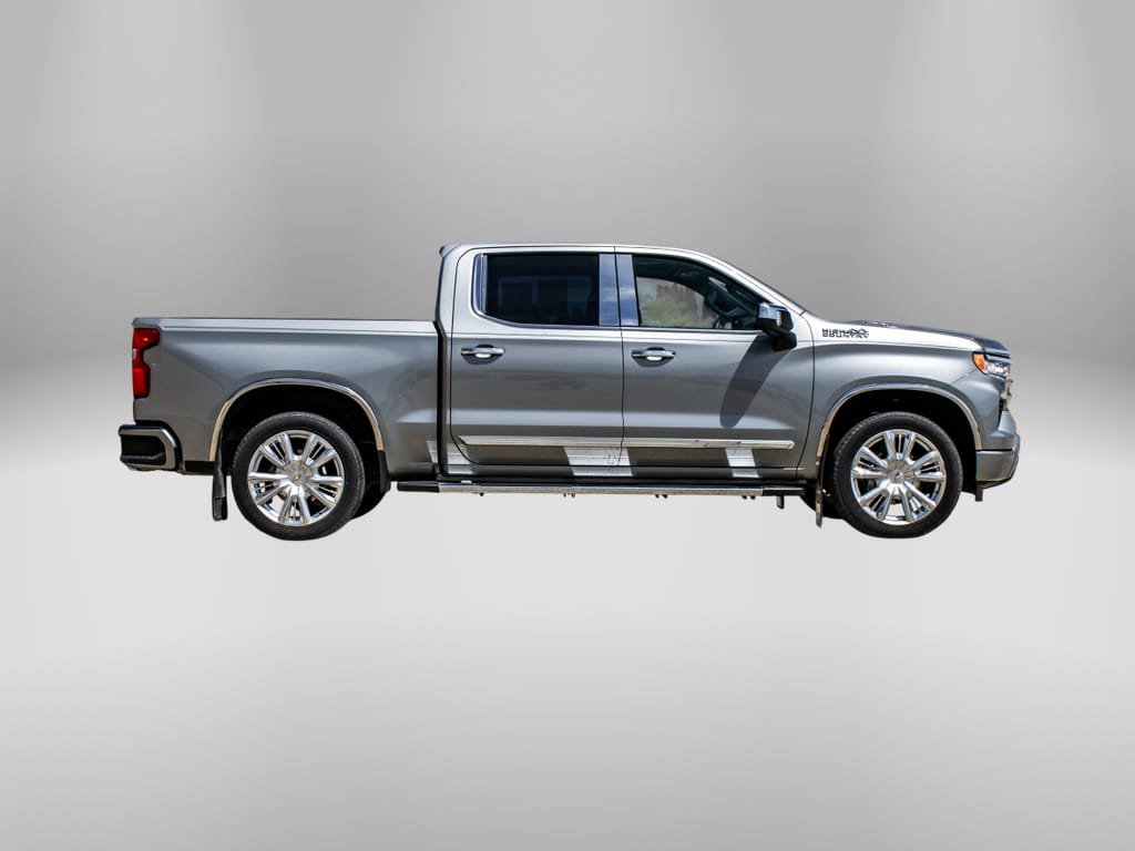 Used 2024 Chevrolet Silverado 1500 High Country w/ High Country Premium Package AWD/4WD image 2