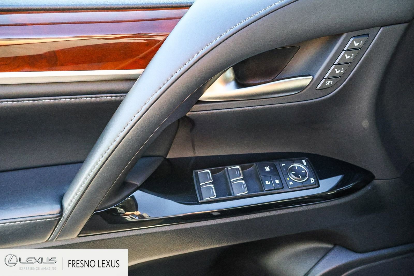 Used 2019 Lexus LX 570 4WD w/ Luxury Package image 24