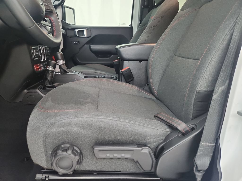 Used 2025 Jeep Wrangler Unlimited Rubicon AWD/4WD image 22