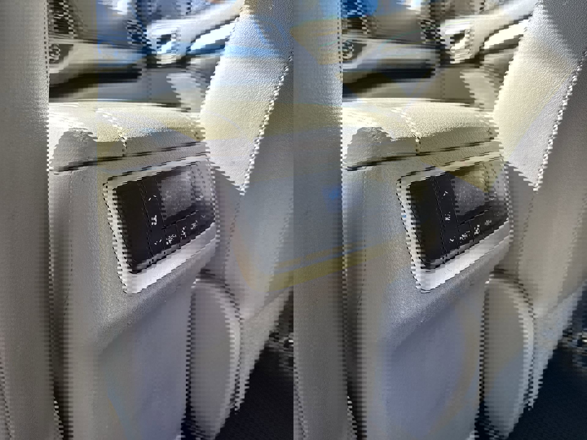 Used 2018 Toyota Highlander XLE image 29