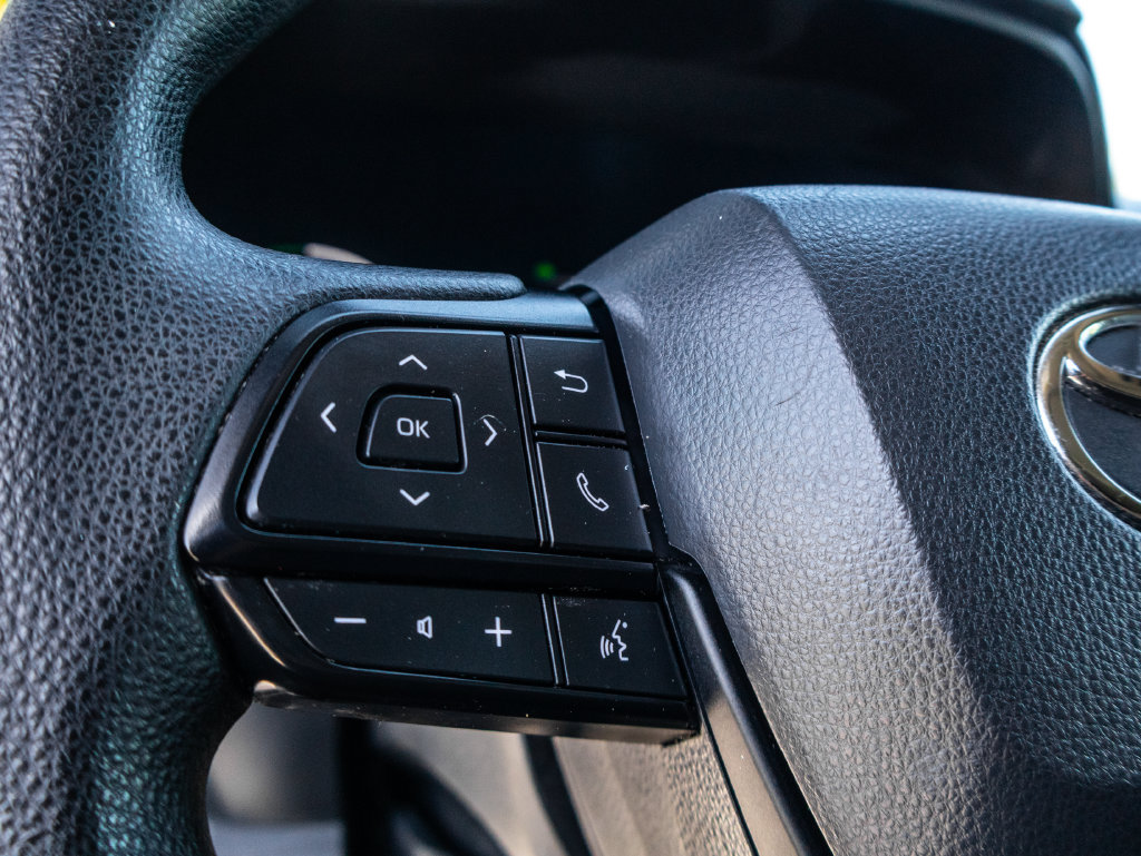 Certified 2024 Toyota Sienna LE w/ LE Plus Package FWD image 35