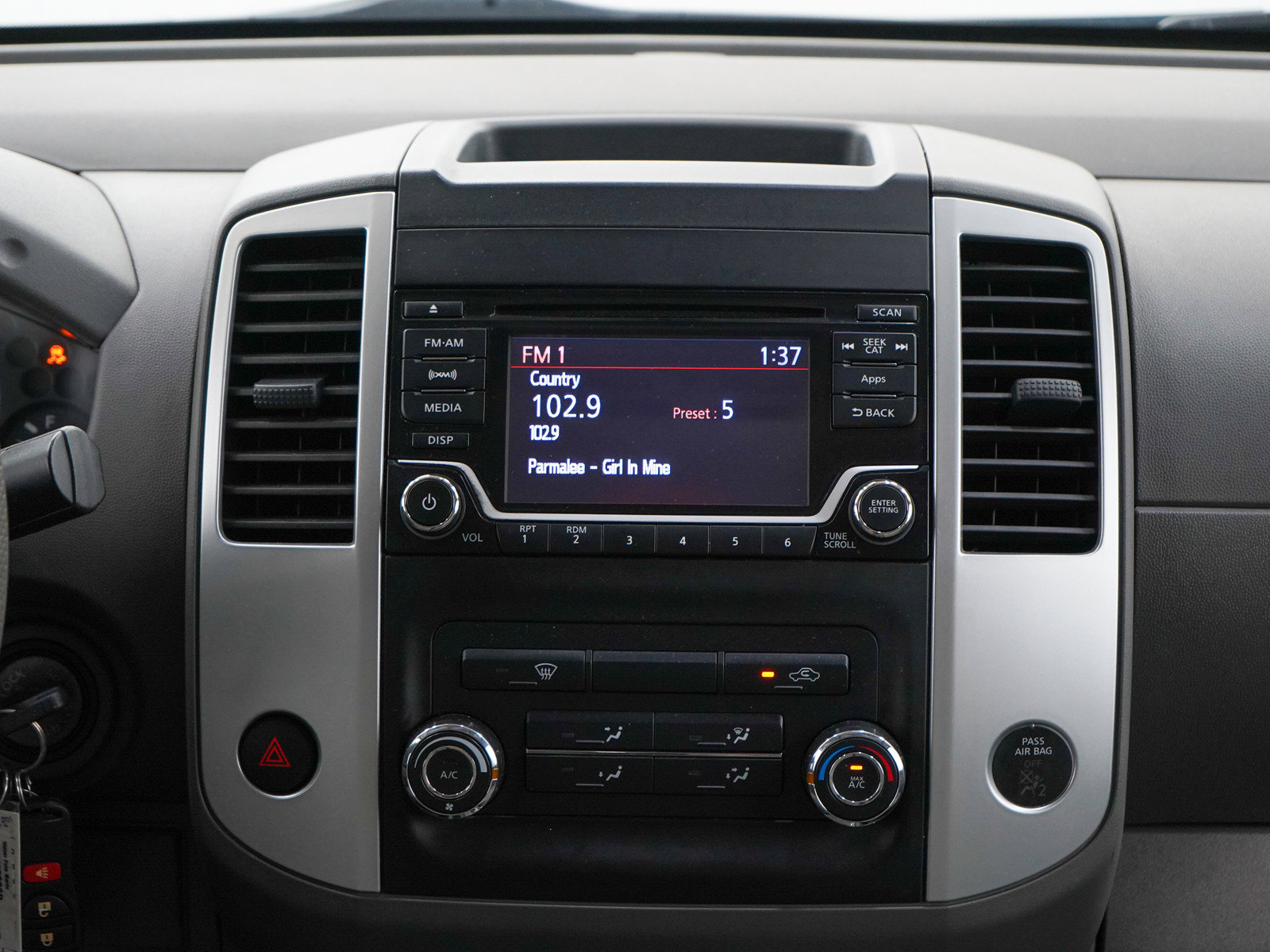 Used 2016 Nissan Frontier SV AWD/4WD image 15