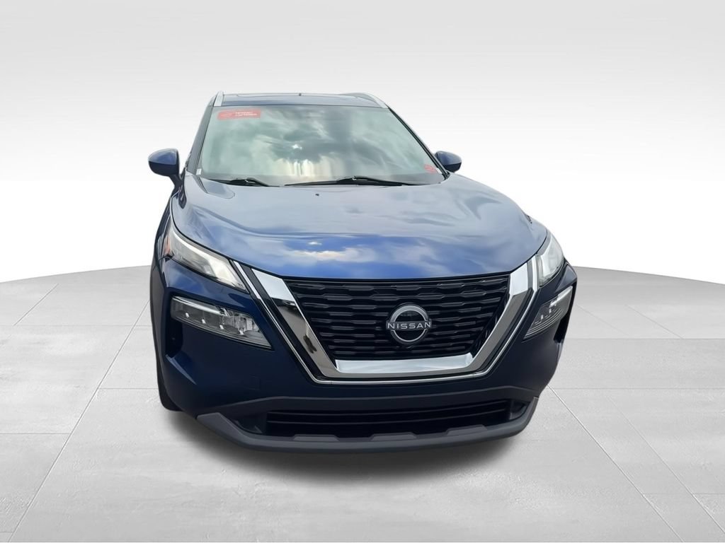 Used 2023 Nissan Rogue SV w/ SV Premium B Package FWD image 3