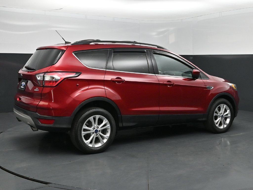 Used 2017 Ford Escape SE w/ Equipment Group 201A AWD/4WD image 7