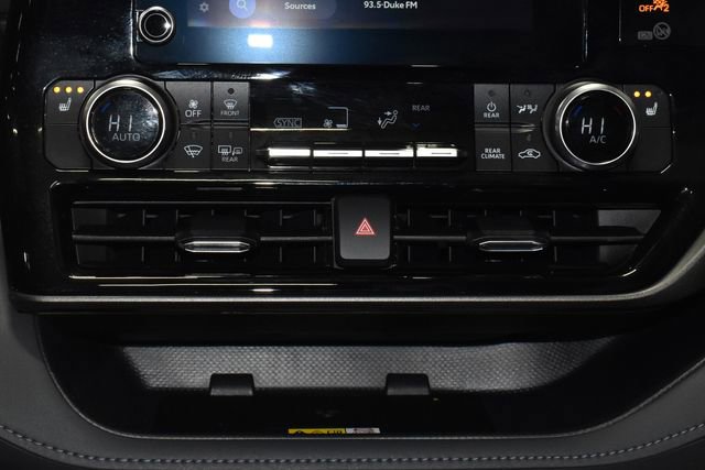 Used 2023 Toyota Highlander XLE image 18