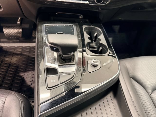 Used 2018 Audi Q7 3.0T Premium Plus w/ Premium Plus Package AWD/4WD image 34