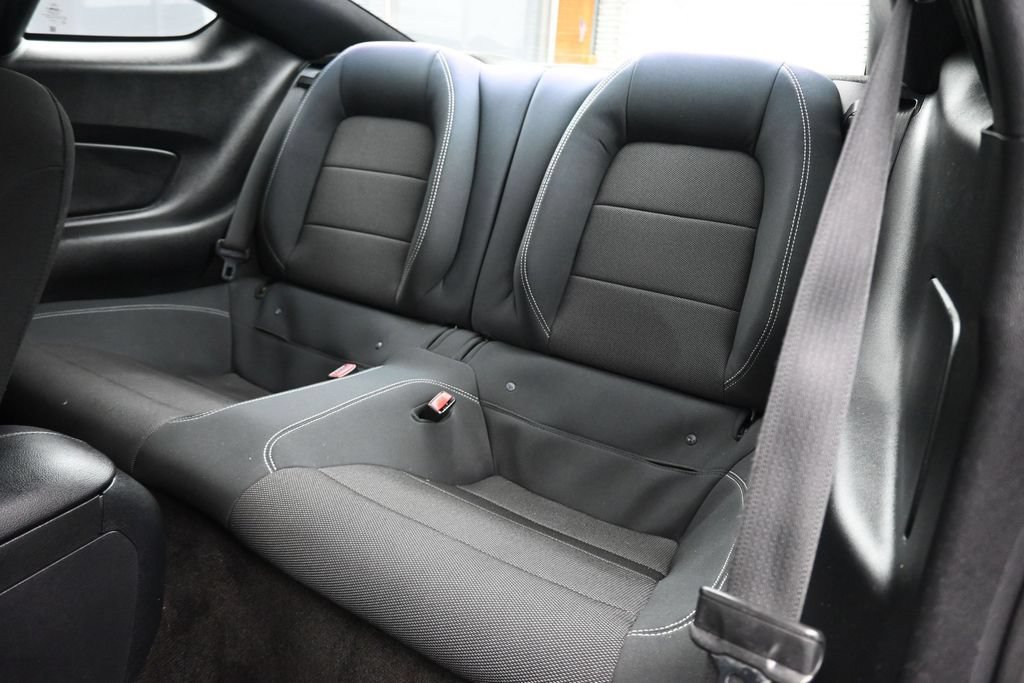 Used 2016 Ford Mustang Coupe RWD image 30