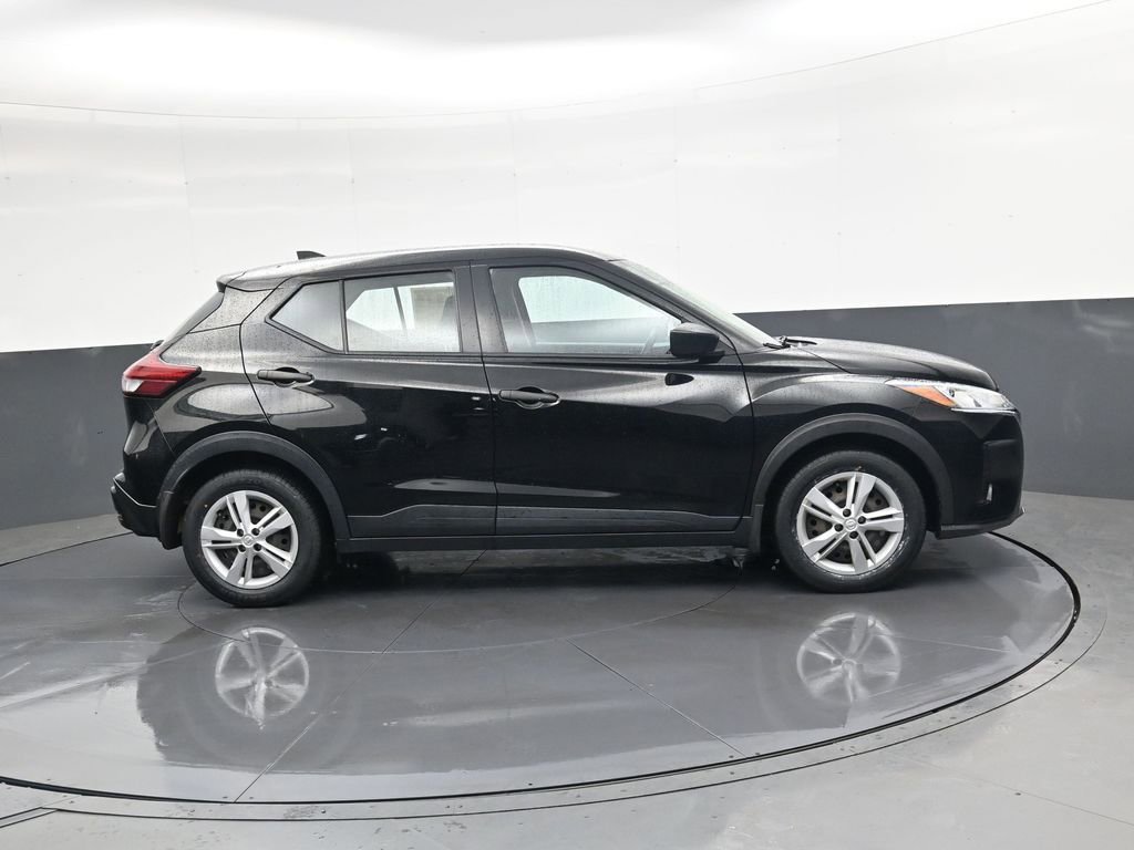 Used 2023 Nissan Kicks S FWD image 3