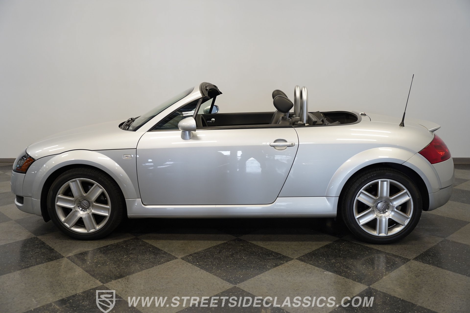 Used 2003 Audi TT 1.8T FWD image 2