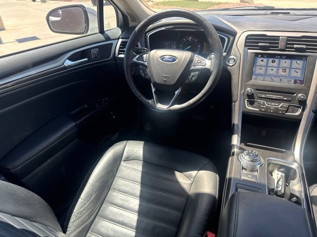 Used 2017 Ford Fusion Energi SE FWD image 16