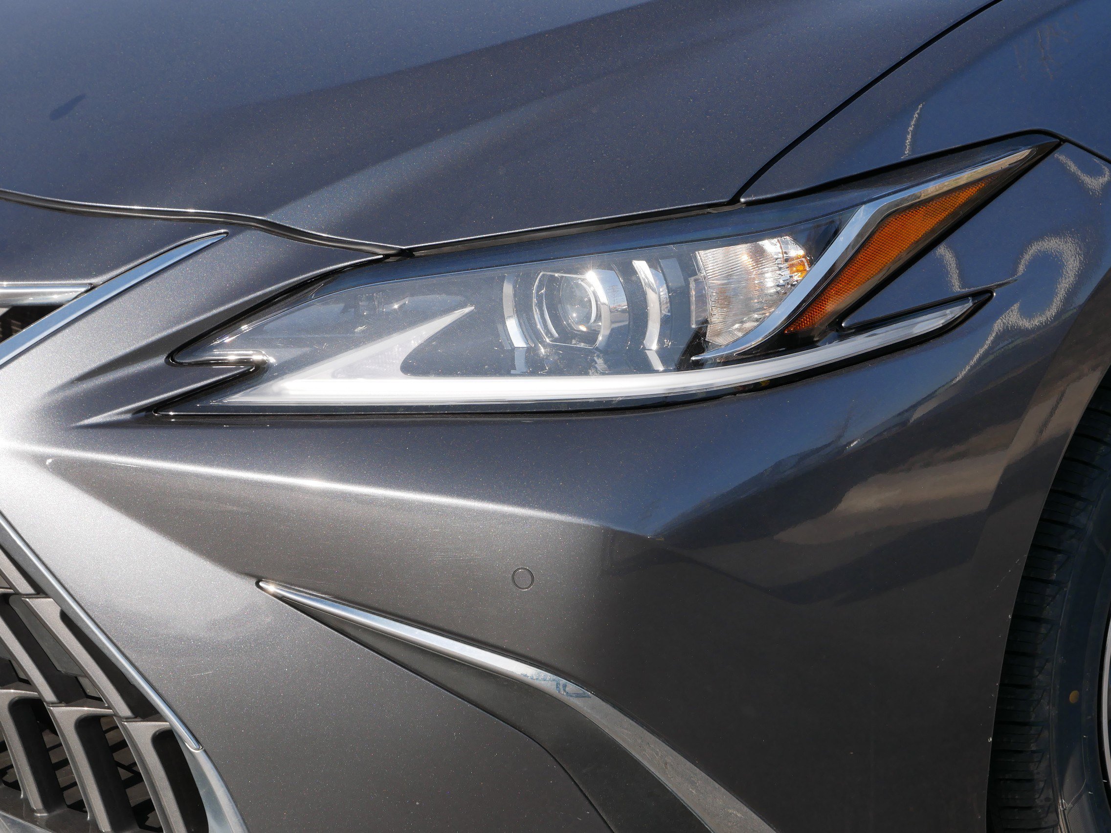 Used 2024 Lexus ES 250 w/ Premium Package image 16