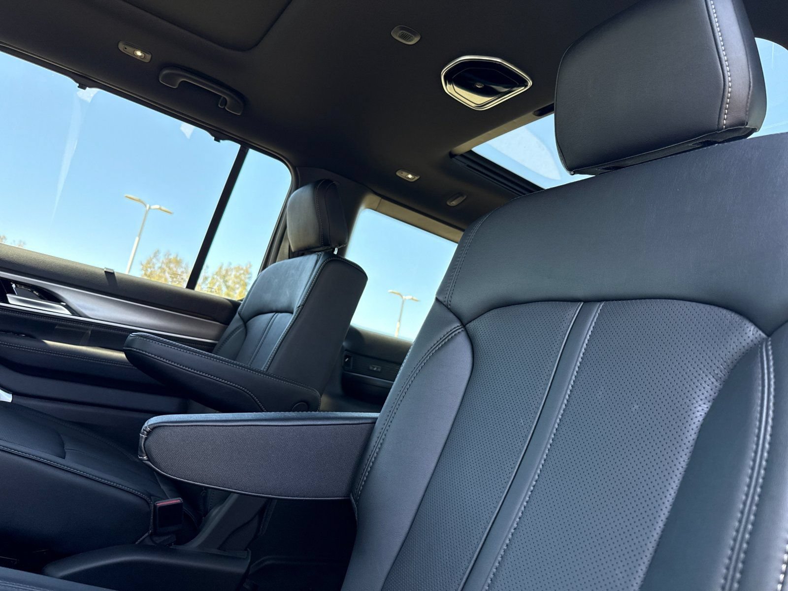 New 2026 Jeep Grand Wagoneer Limited AWD/4WD image 11
