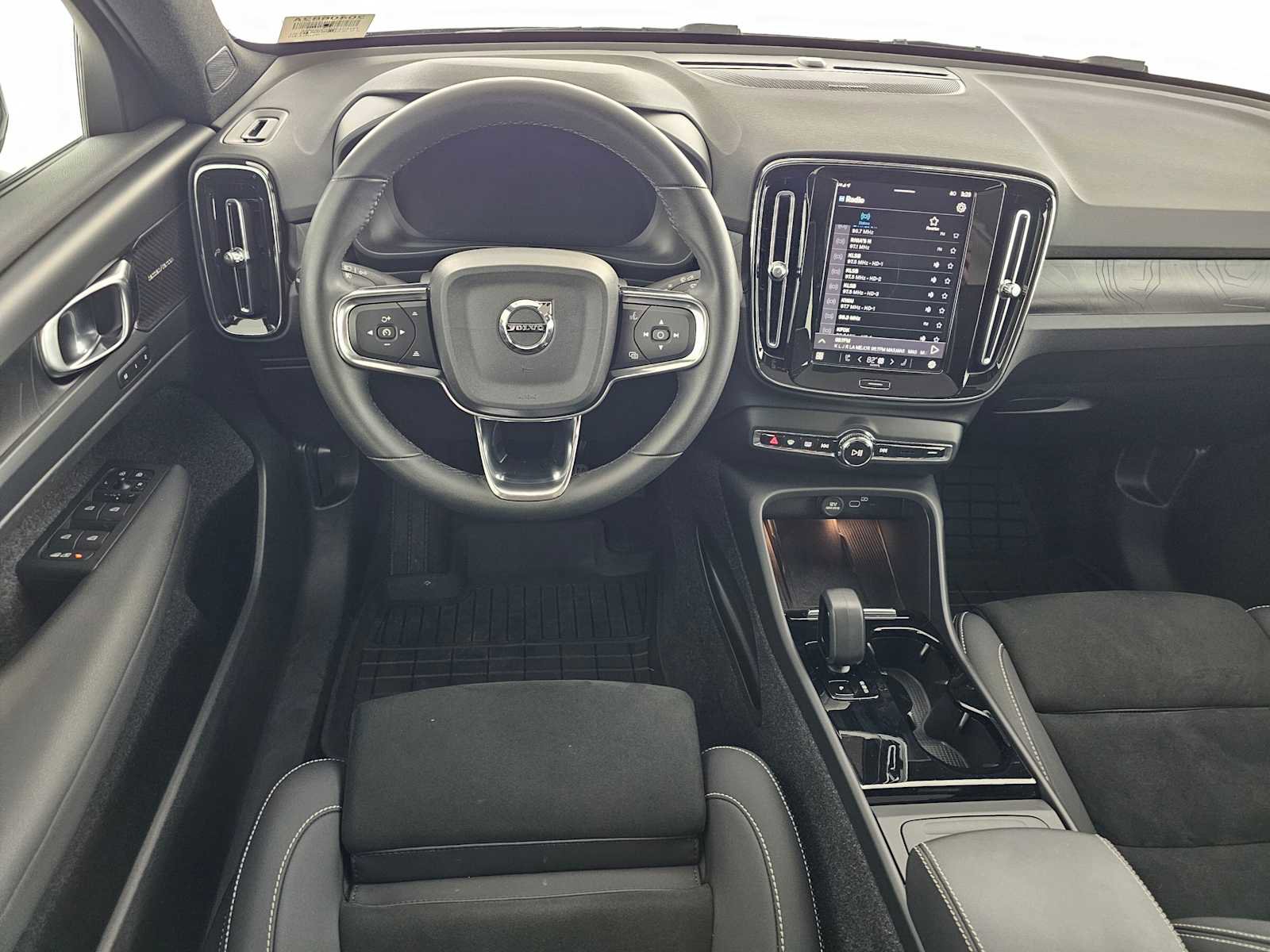 Used 2023 Volvo C40 P8 Recharge Ultimate image 19