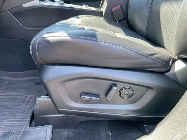 Used 2021 Ford Explorer Platinum w/ Equipment Group 601A AWD/4WD image 42