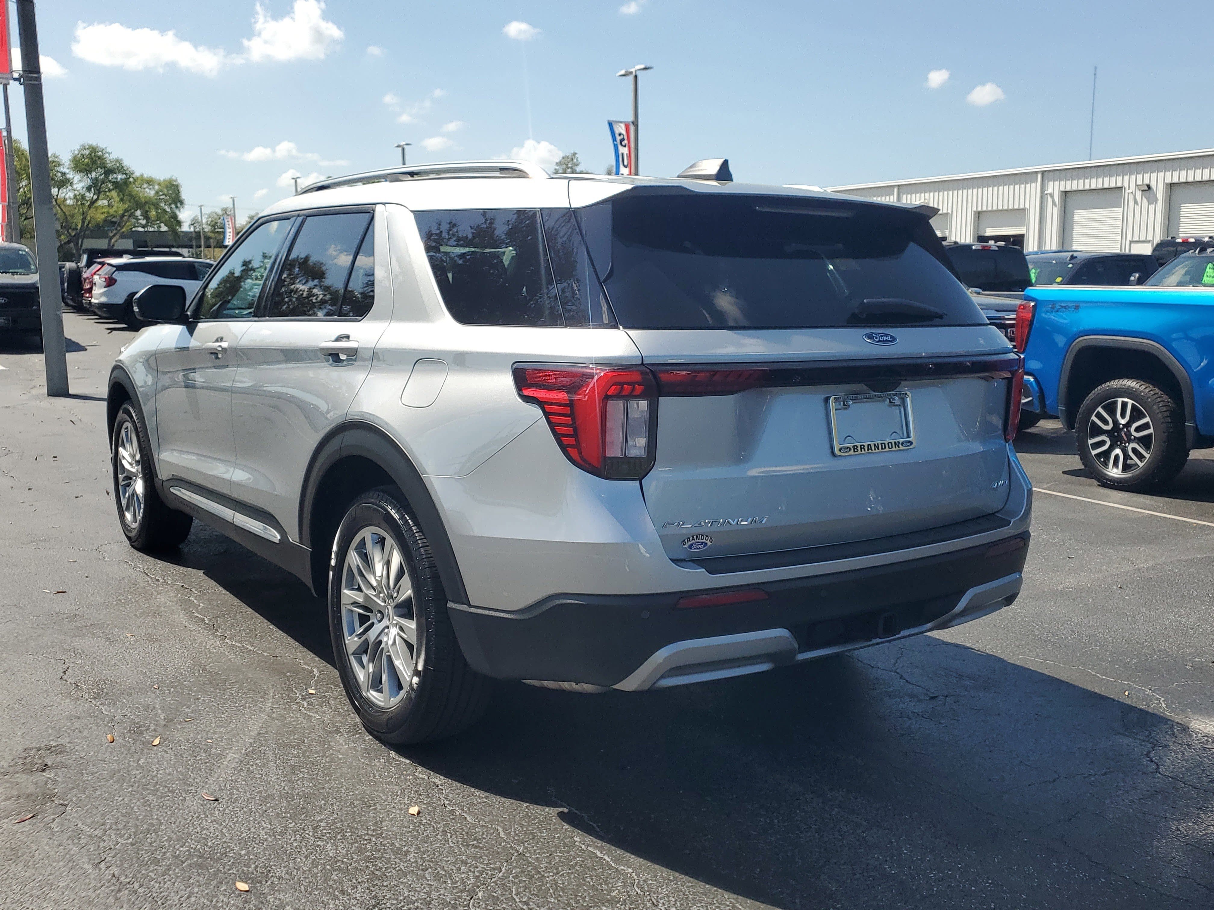 Certified 2025 Ford Explorer Platinum image 7