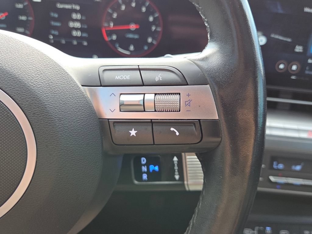 Used 2024 Hyundai Kona Limited AWD/4WD image 23
