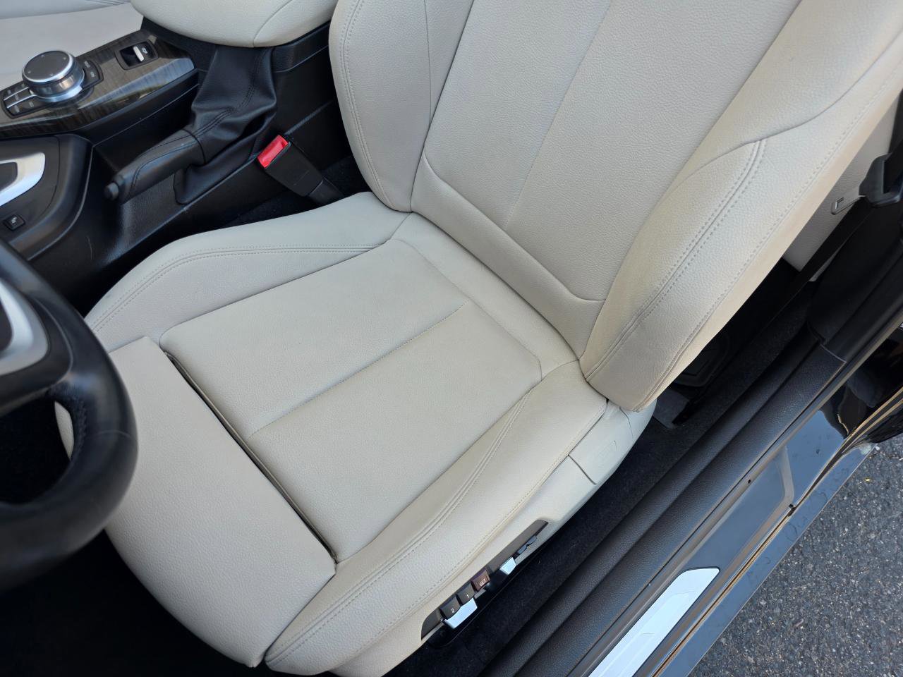 Used 2020 BMW 230i Convertible w/ Premium Package RWD image 37