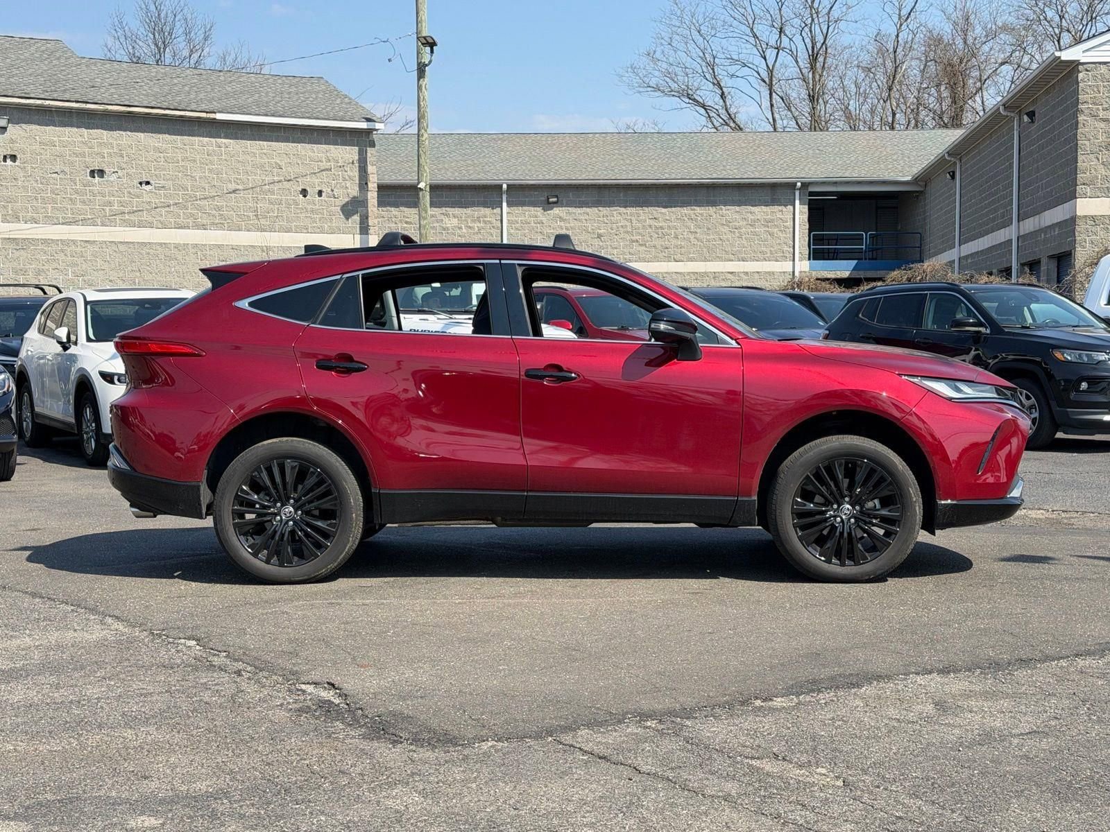 Used 2024 Toyota Venza Nightshade image 9