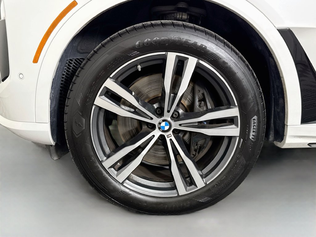 Used 2026 BMW X7 xDrive40i AWD/4WD image 32