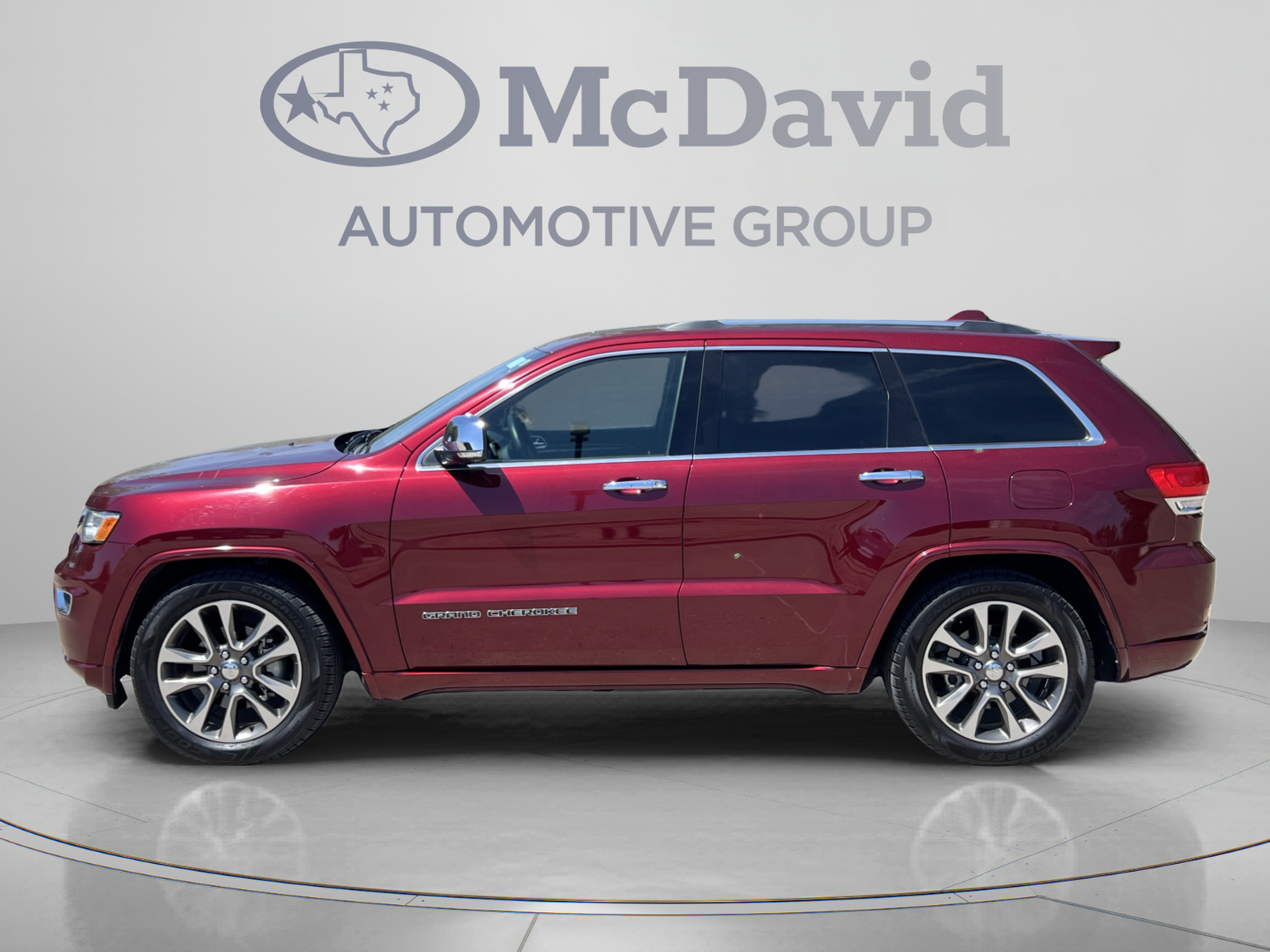 Used 2018 Jeep Grand Cherokee Overland AWD/4WD image 4