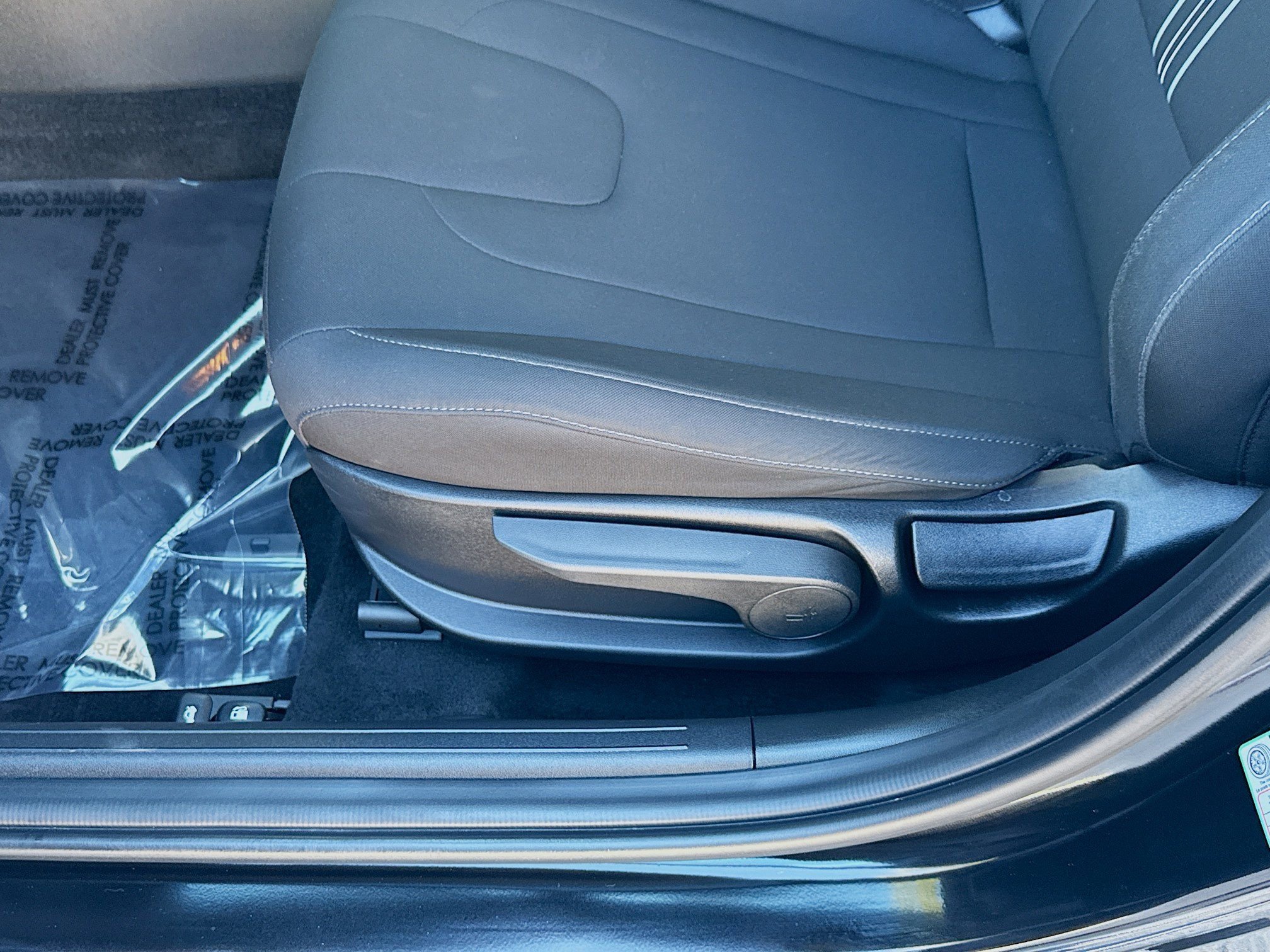 Used 2025 Hyundai Elantra Sport image 15