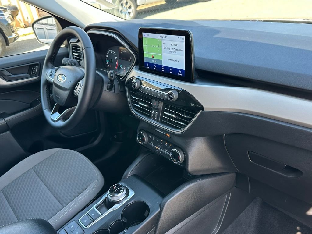 Used 2022 Ford Escape SE w/ SE Sport Appearance Package FWD image 16