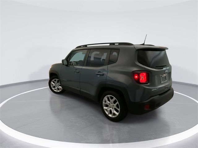 Used 2018 Jeep Renegade Latitude w/ Popular Equipment Group image 2