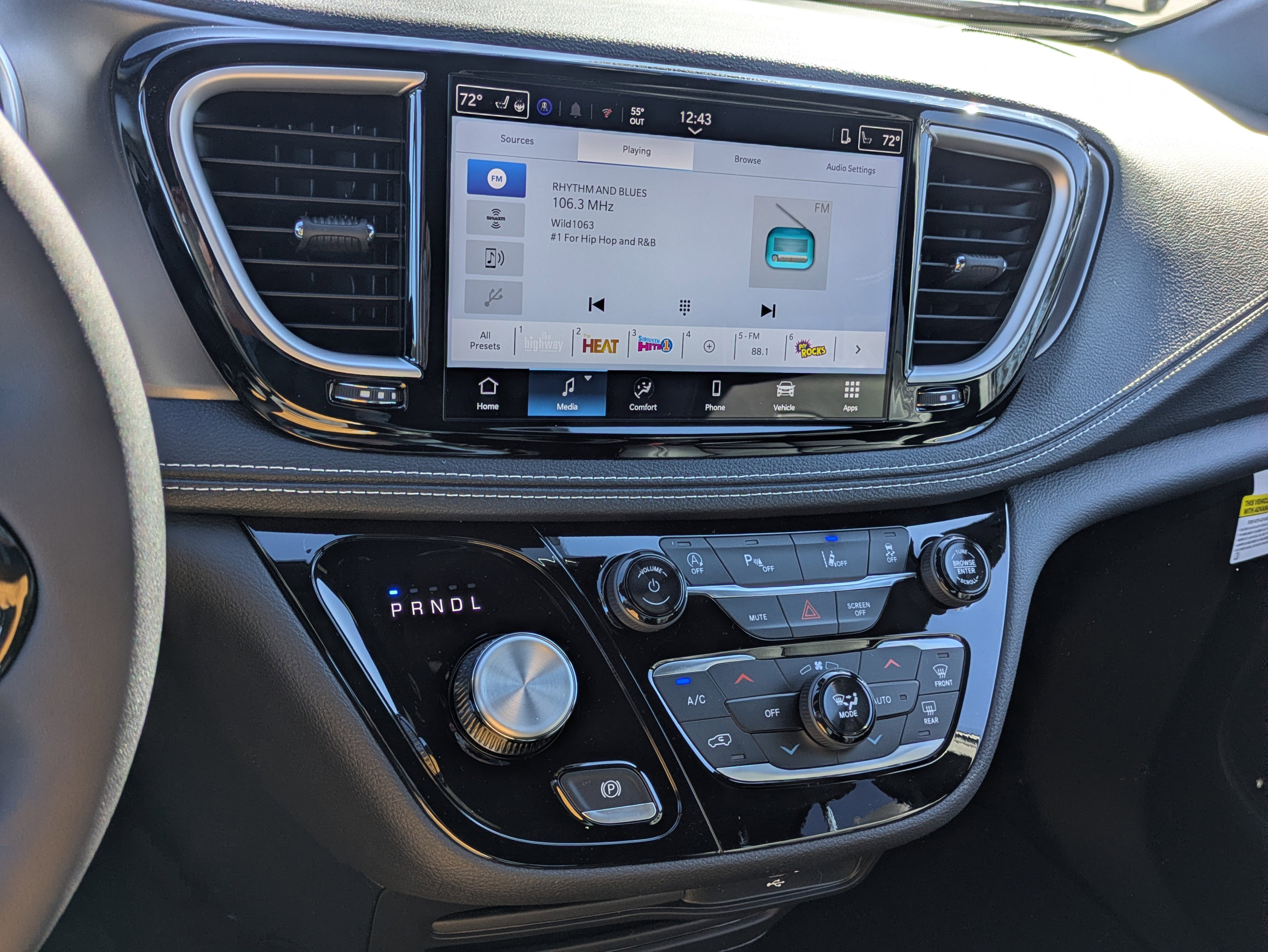 New 2026 Chrysler Pacifica Select w/ S Appearance Package FWD image 16