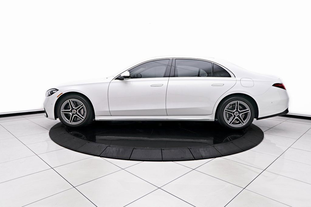 Used 2024 Mercedes-Benz S 580e 4MATIC Sedan image 9