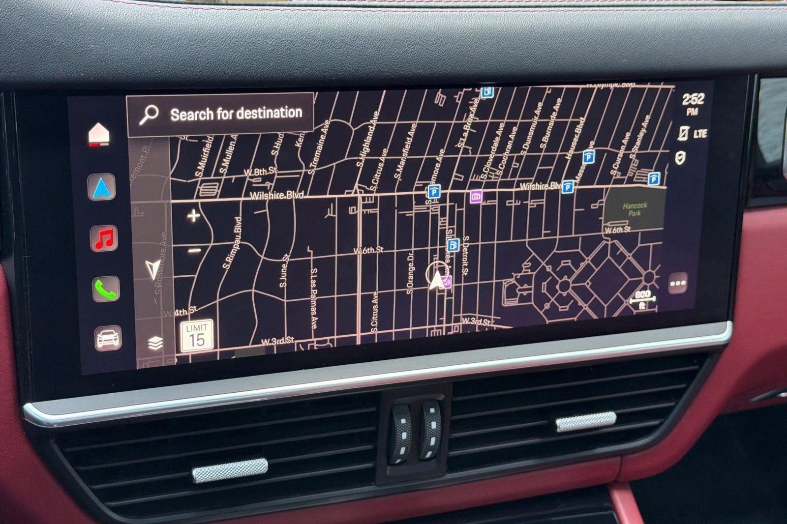 Used 2023 Porsche Cayenne Platinum Edition image 28