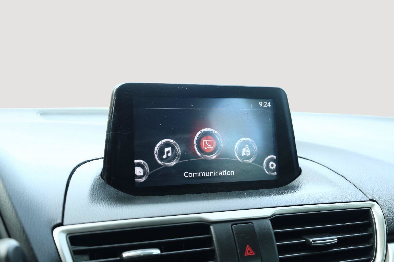 Used 2018 MAZDA MAZDA3 Touring FWD image 30