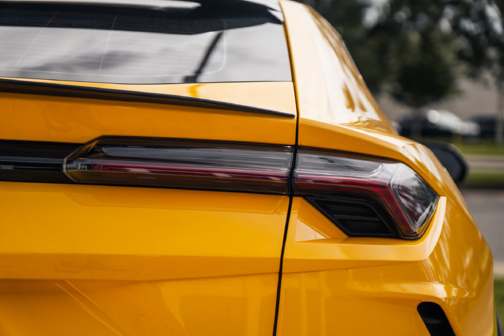 Used 2019 Lamborghini Urus AWD/4WD image 12