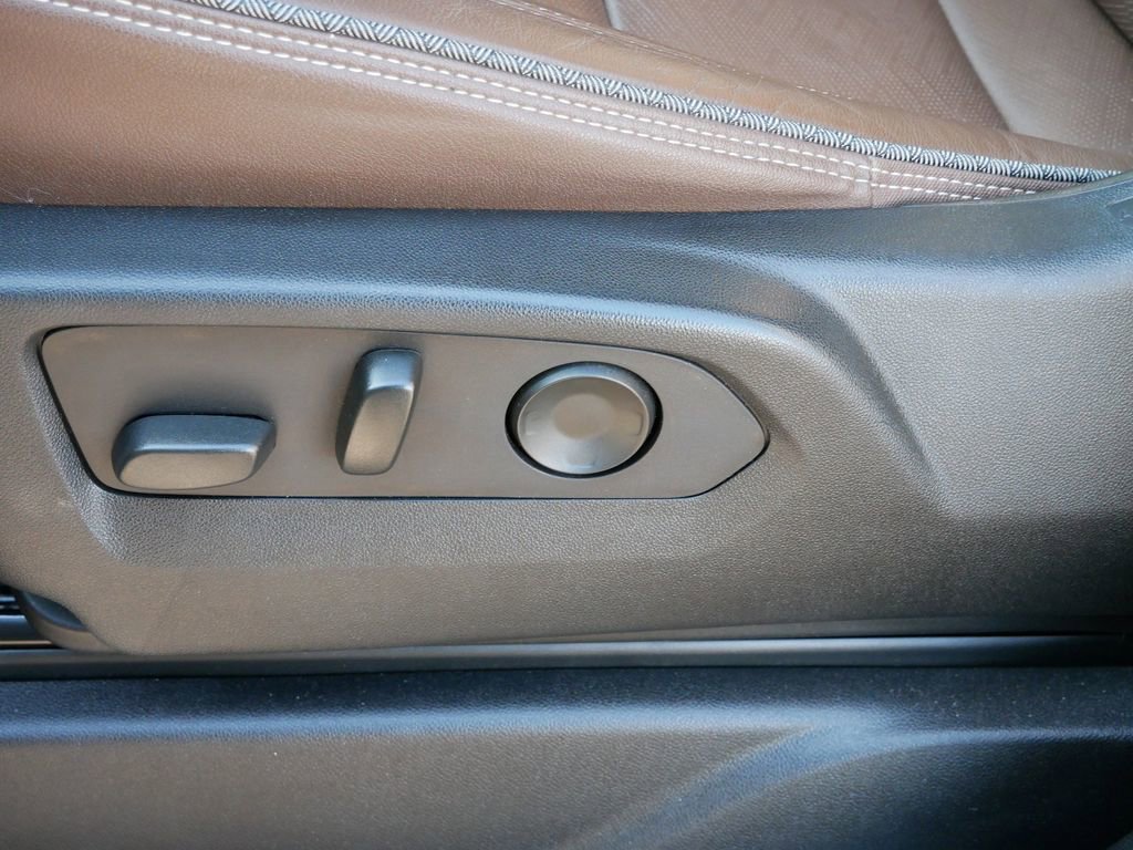 Used 2023 Chevrolet Tahoe High Country image 16