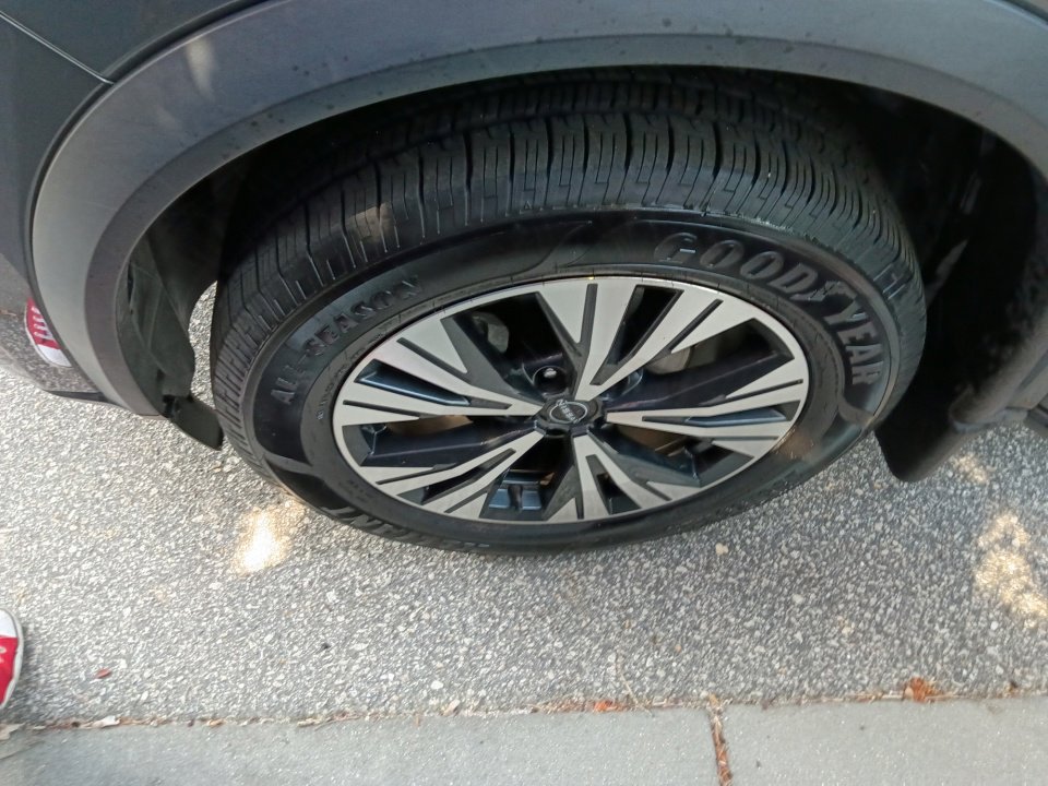 Used 2023 Nissan Rogue SV image 31