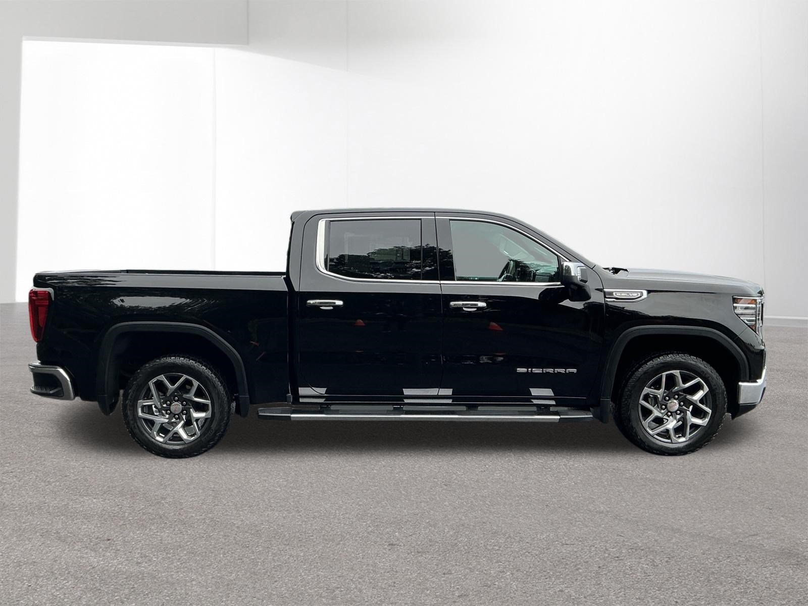 Used 2024 GMC Sierra 1500 SLT w/ SLT Premium Plus Package AWD/4WD image 2