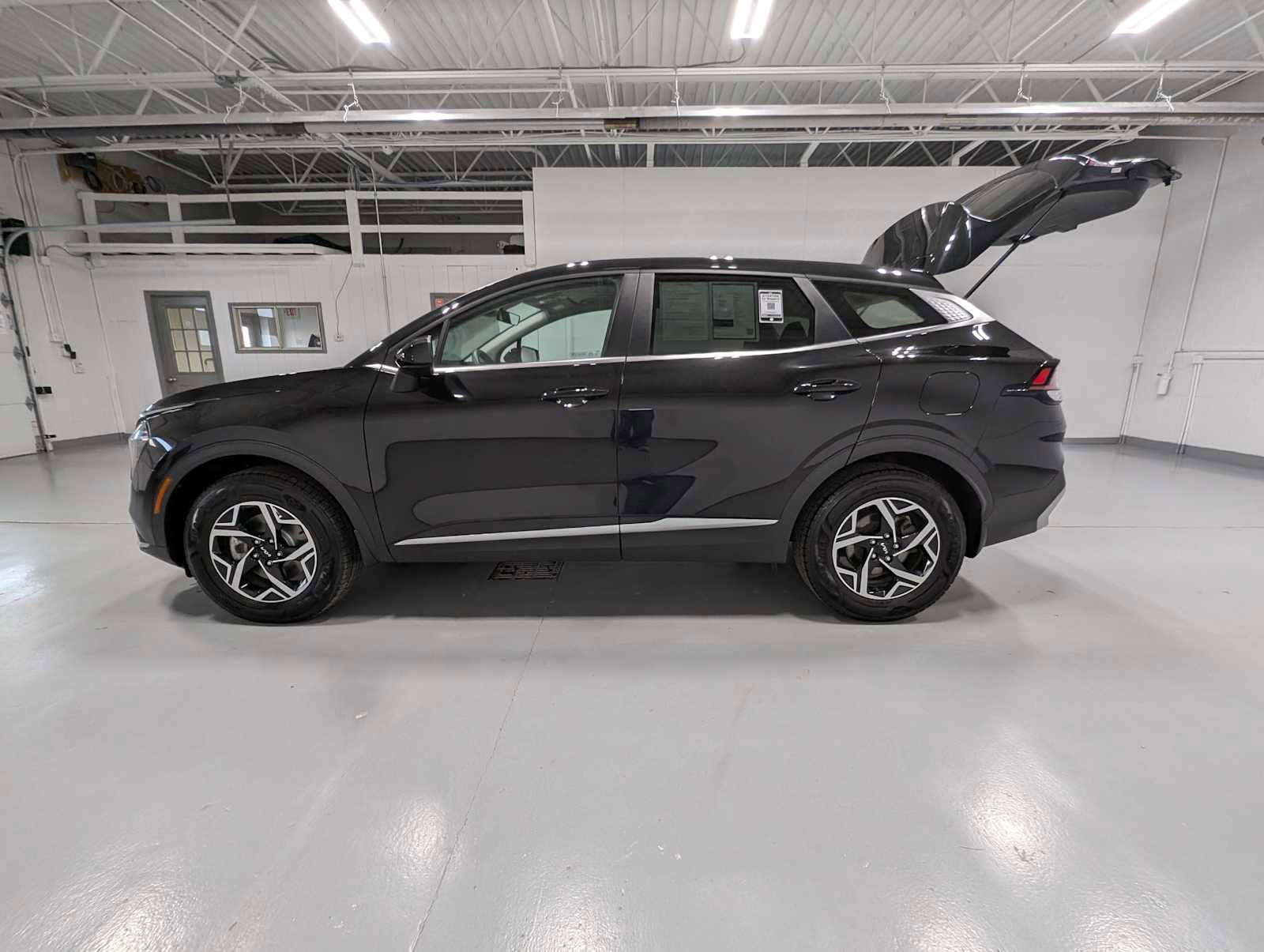 Certified 2023 Kia Sportage LX image 12