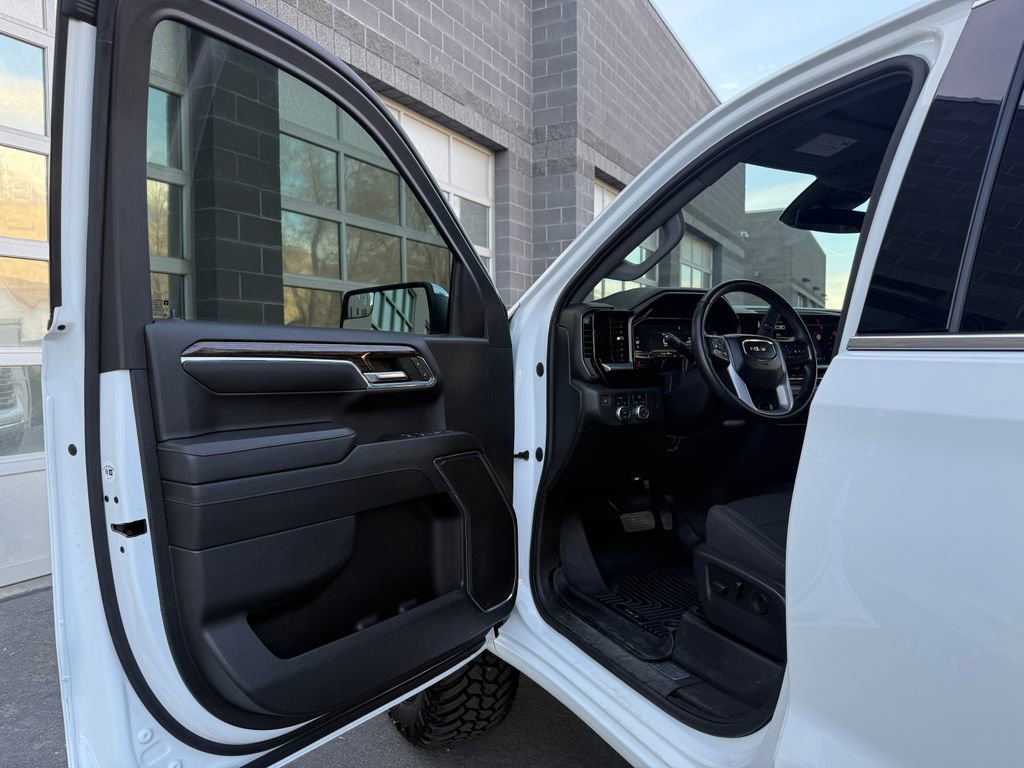 Used 2023 GMC Sierra 1500 SLE image 26