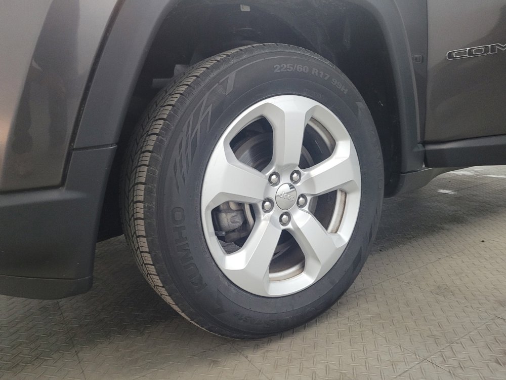 Used 2019 Jeep Compass Latitude w/ Cold Weather Group AWD/4WD image 31