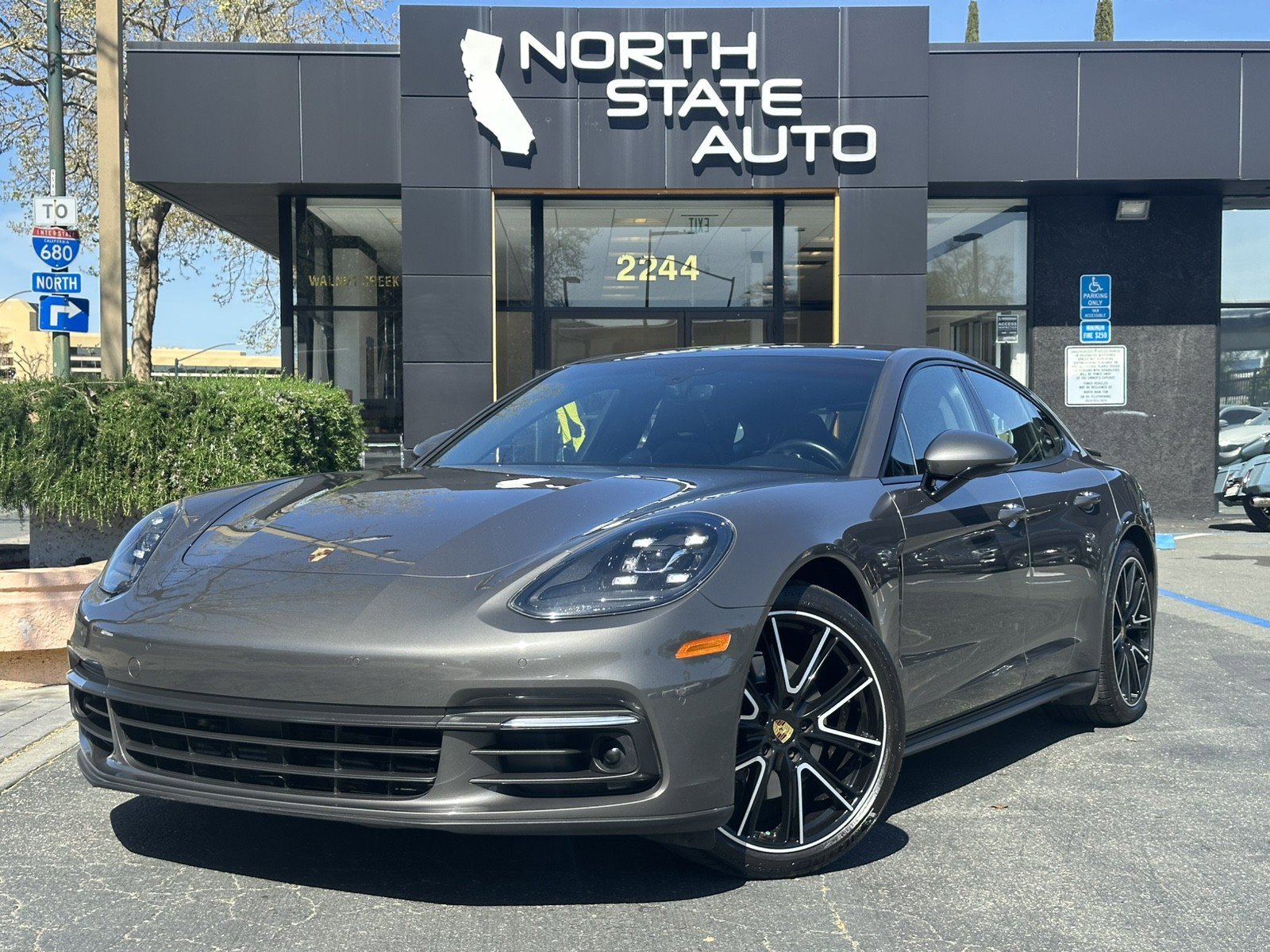 Used 2018 Porsche Panamera 4 AWD/4WD image 2